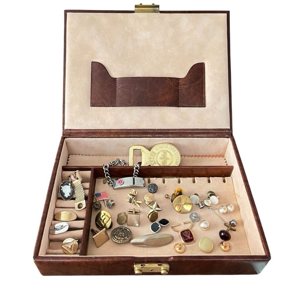 Vintage Men’s Single Cufflinks Accessories Pins in Leather Jewelry Box